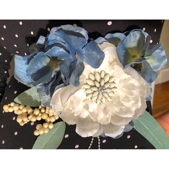 Belly Corsage - Blue/White - Blue Burlap Ribbon - Picture 12 of 12